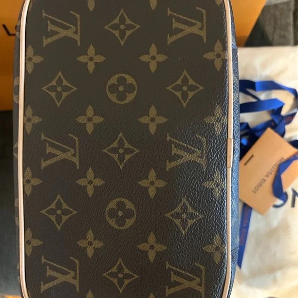 Louis Vuitton Brown Monogram Travel Case - Picture 6 of 10